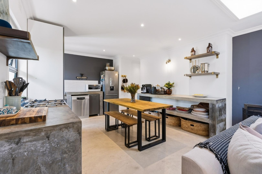2 Bedroom Property for Sale in Lakeside Western Cape